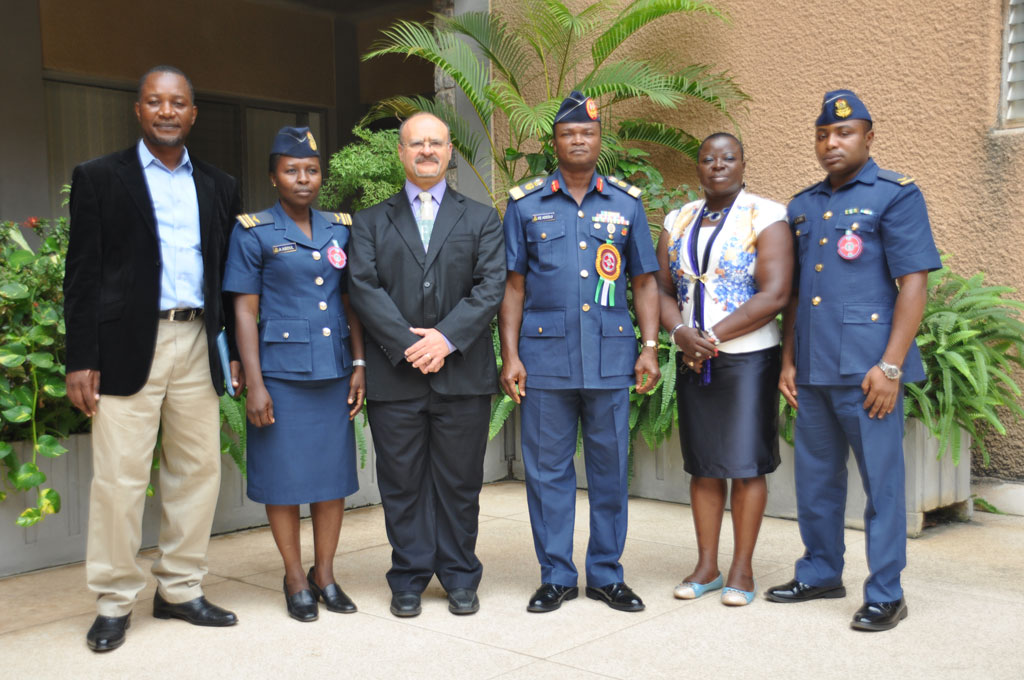 Dr Dashiell (3rd from left), Adediji (4th from left), and officials of the Nigerian Air Force Command, Ibadan with IITA officials
