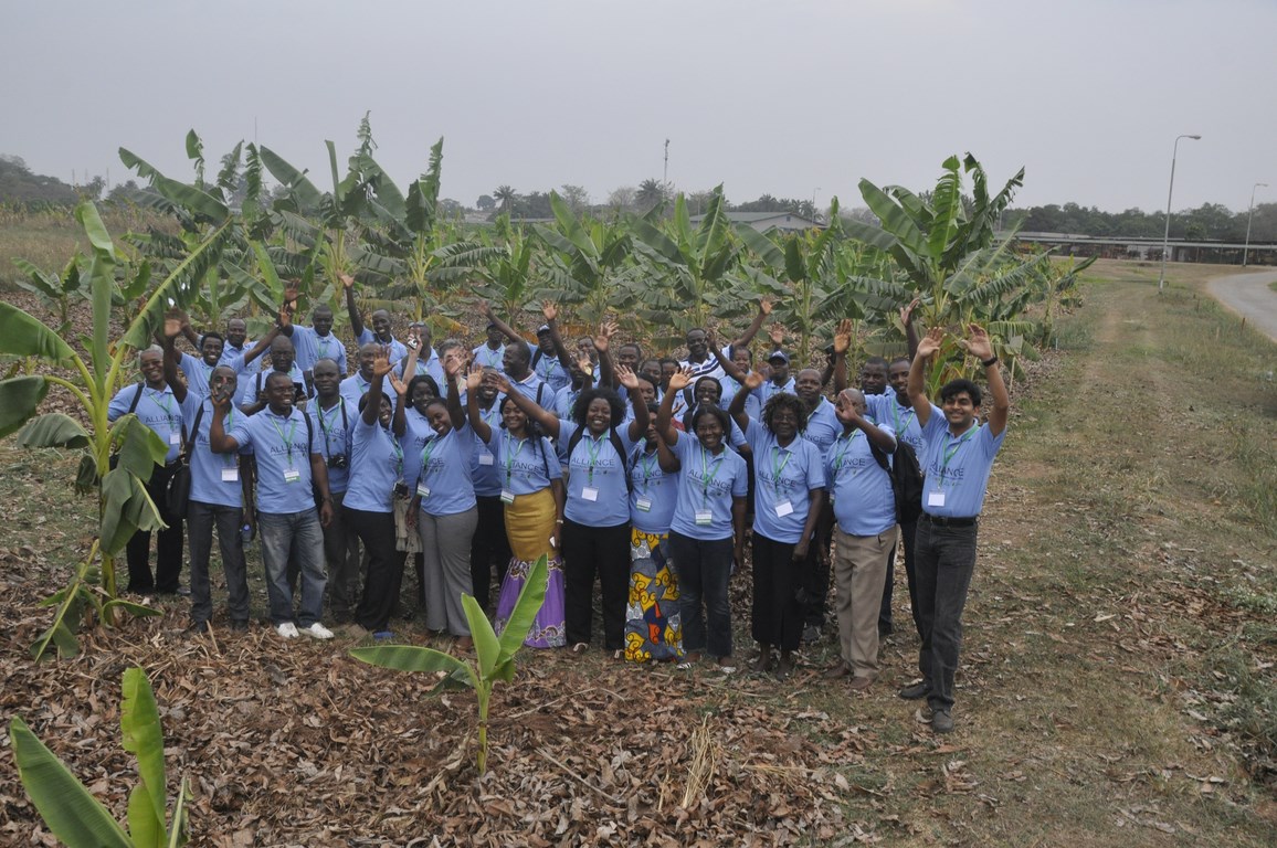 Alliance members during a tour of IITA banana fields in Ibadan, Nigeria, led by Lava Kumar (extreme right).