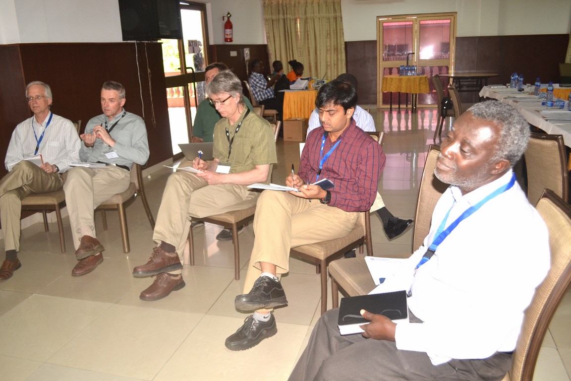 (L-R): Drs Jim Lorenzen (Gates Foundation), Glenn Bryan (JHI), David De Koeyer, Lava Kumar, and Robert Asiedu (IITA).