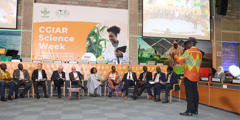 Dr Kwesi Attah-Krah moderating the panel session during the CAADP Side Event at the CGIAR Science Week in Nairobi, Kenya.