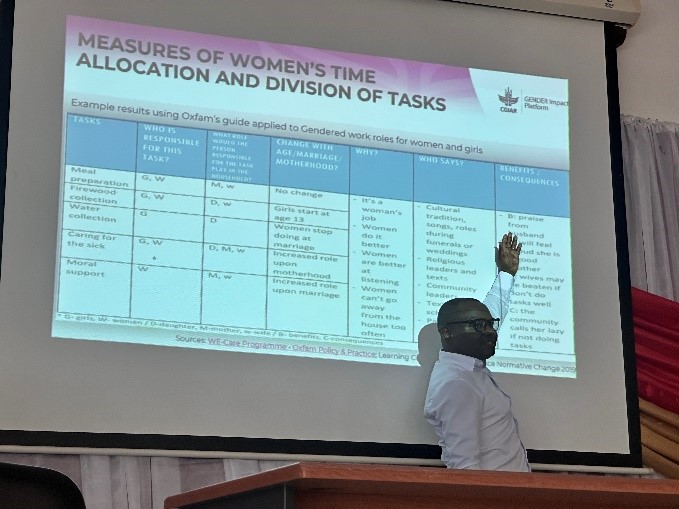IITA facilitator Devis Mwakanyamale engaging participants with a detailed explanation during the training. Photo credit: Sarah Msita