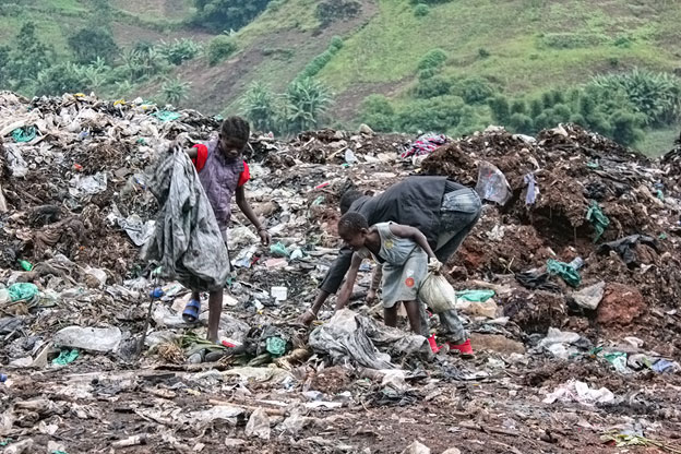 Waste management is still a challenge in many African cities (source: Internet)